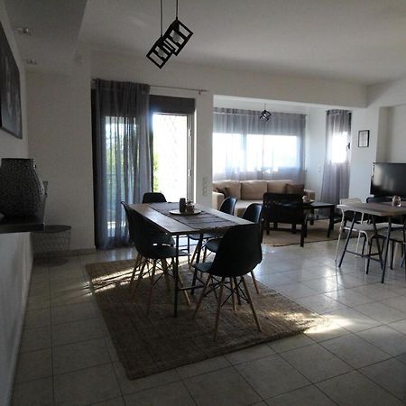 Lovely 2-Bedroom Apartment Ateny Zewnętrze zdjęcie